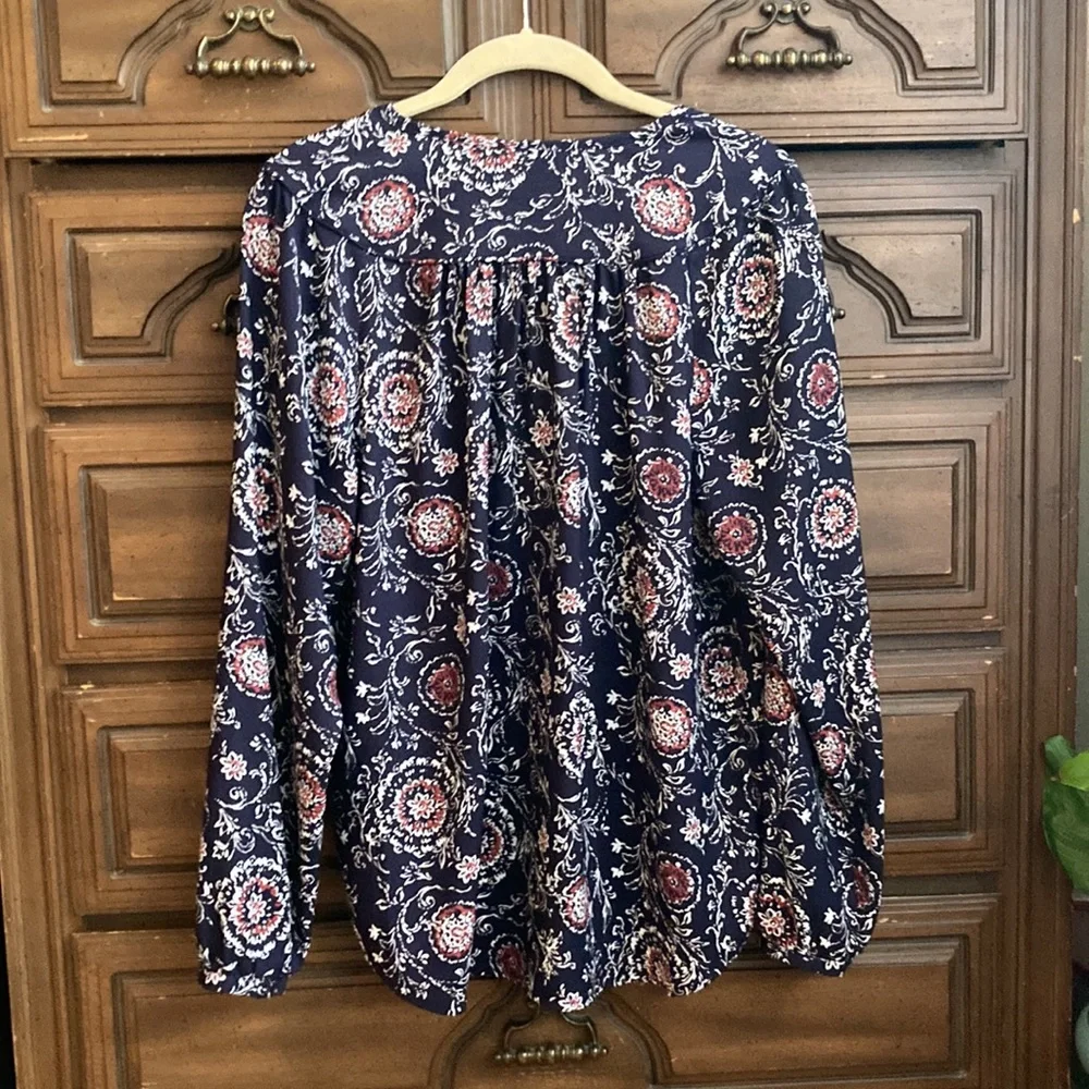 Ann Taylor Blouse Size M - Picture 6 of 9